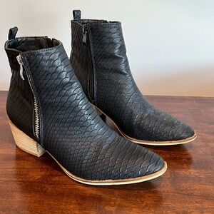 CCOCCI Trinity black snake skin like textured bootie Size 8